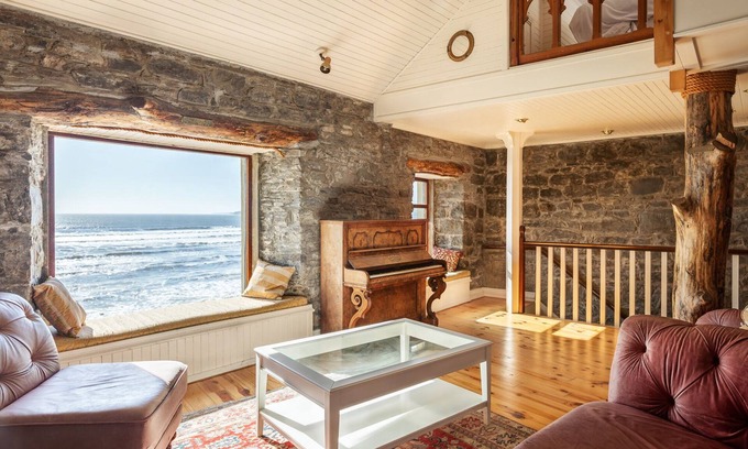 Lahinch House | Cross Seas House - Ireland's Closest House to the Sea , Cross Seas - 2 Bedrooms: 1 Double Rooms, 1 T