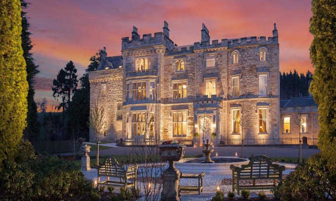 Glasgow Hotel | Crossbasket Castle, Hotel & Restaurant