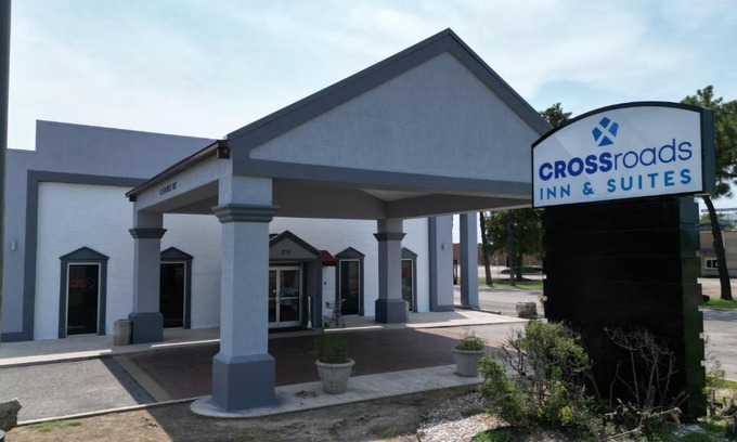 West Memphis Hotel | Crossroads Inn & Suites