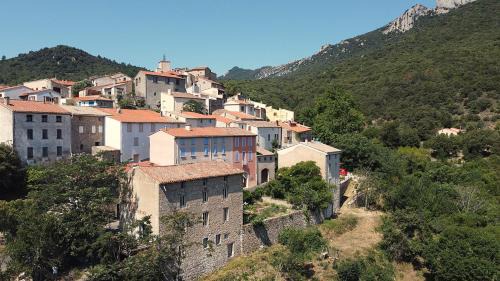 Duilhac-sous-Peyrepertuse Bed & Breakfast | CROUXETO Chambres d'hôte