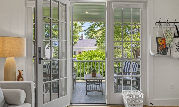 Cape Porpoise Condo | "Crow's Nest" cozy bungalow