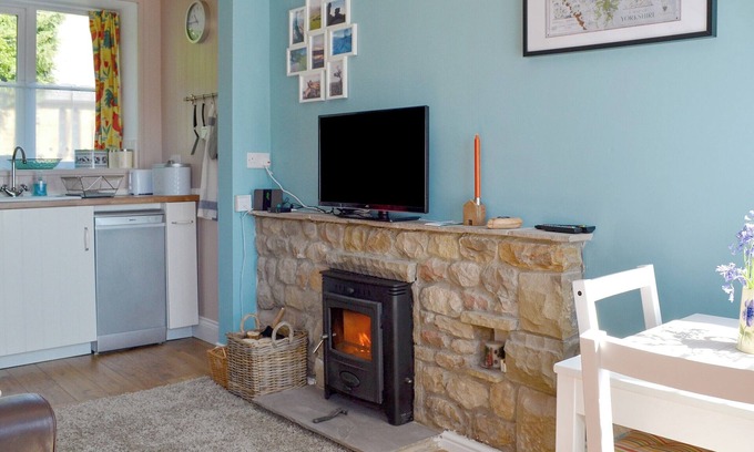 Grewelthorpe Cottage | Crown Courtyard Cottage