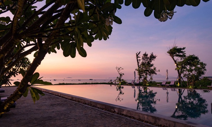 Phu Cat Hotel | Crown Retreat Quy Nhon