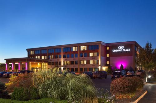 Woburn Hotel | Crowne Plaza Boston - Woburn by IHG