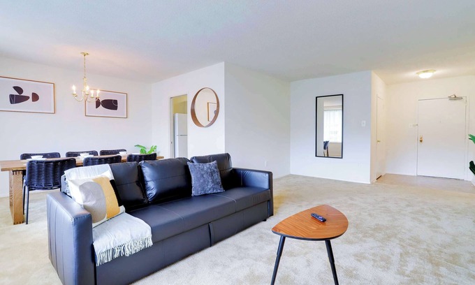 Aurora Highlands Apartment | Crystal City Apt | Gym & Metro Nearby