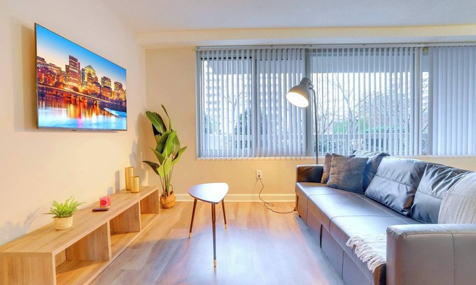 Aurora Highlands Apartment | Crystal City Apt with Gym & Pool