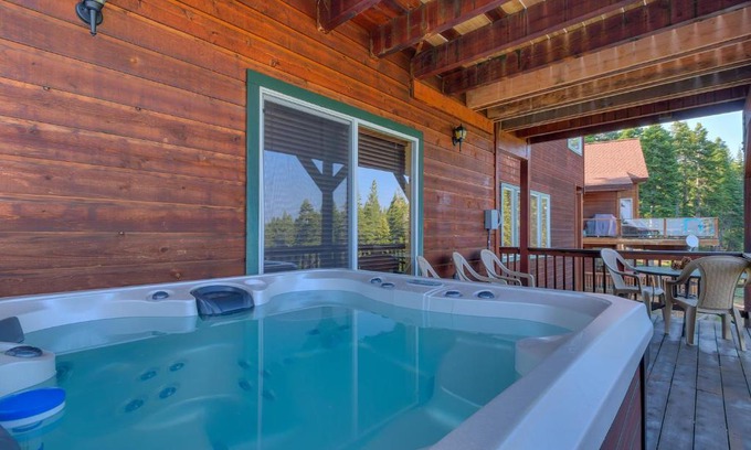 Talmont House | Crystal Lakeview Lodge by Tahoe Getaways - Private Hot Tub, Foosball Table & Tahoe Park HOA