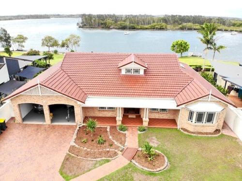 Yamba House | Crystal Palms - LJHooker Yamba
