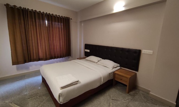 Kakkanad Hotel | Crystal Residency