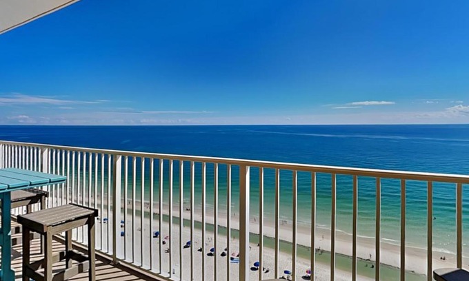 Gulf Shores Apartment | Crystal Shores #1302