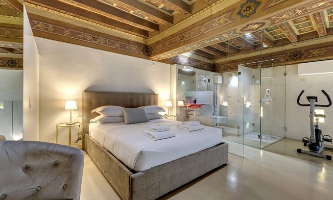 Duomo Apartment | Crystal Suite Wonderful apartment in the elegant square of Santa Maria Novella