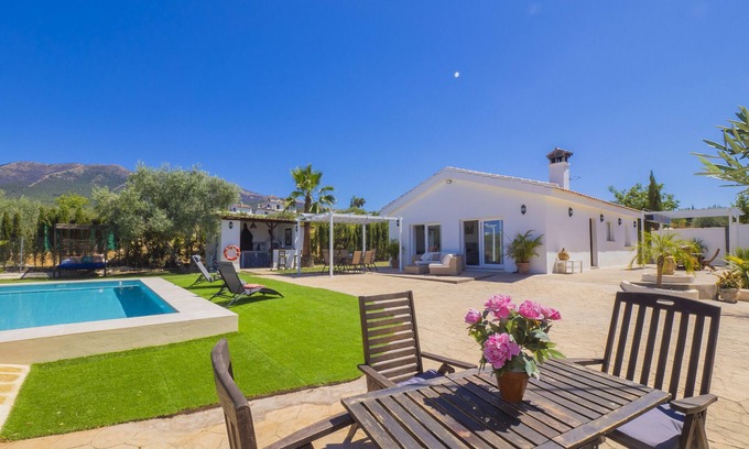 Alhaurin el Grande Cottage | Cubo's Casa Rural Huertas de Alhaurin/private pool/air conditioning/BBQ