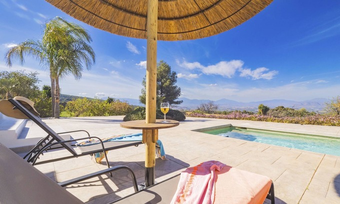 Alhaurin el Grande Cottage | Cubo's Finca Entrepinos/Wifi/private pool/air conditioning/garden/views