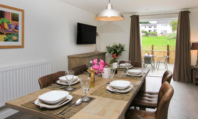 Borth-y-Gest House | Cuckooland