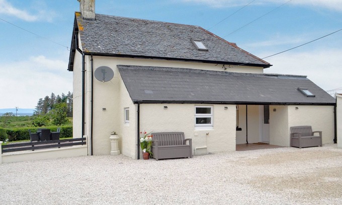 Arisaig Cottage | Cuillin View Apartment - UK12529