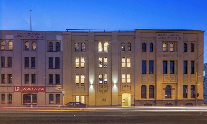 Dunedin City Centre Apartment | Cumberland Street deluxe apartment No3