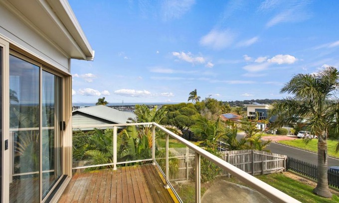 Lakes Entrance House | Cunninghame Views