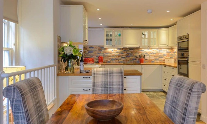 North Berwick House | Curlew