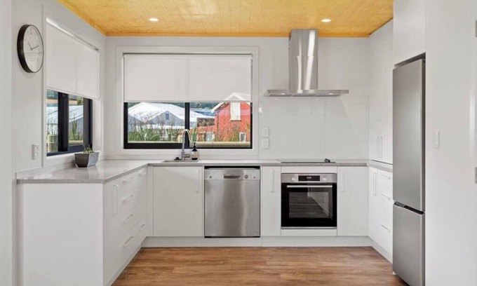 Te Aroha House | Custom designed holiday home, next to Cycleway.