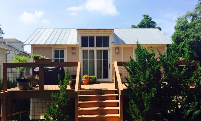 Oxford Apartment | Custom Guest House Just a Stroll Away From the Square