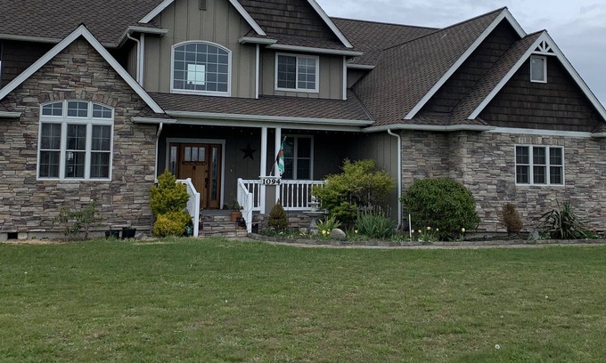 Oak Harbor House | Custom/Spacious 4 bedroom