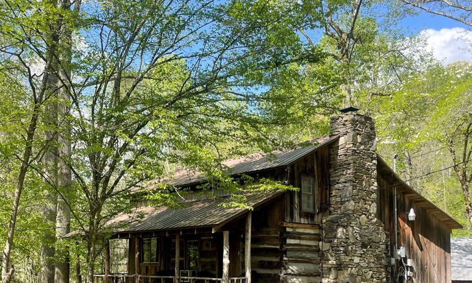 Cherokee Cabin | Customer Appreciation Year! See Discount information in Ad