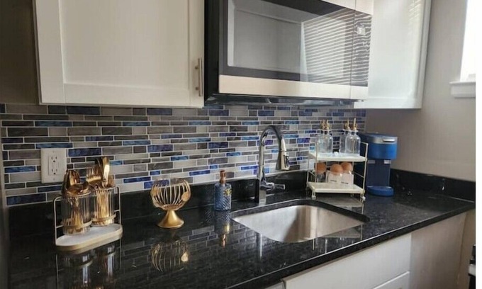 University District Apartment | Cute 1bedroom modern hipareann