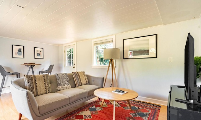 Greenwood House | Cute 1BR House in Seattle with Garage & Yards