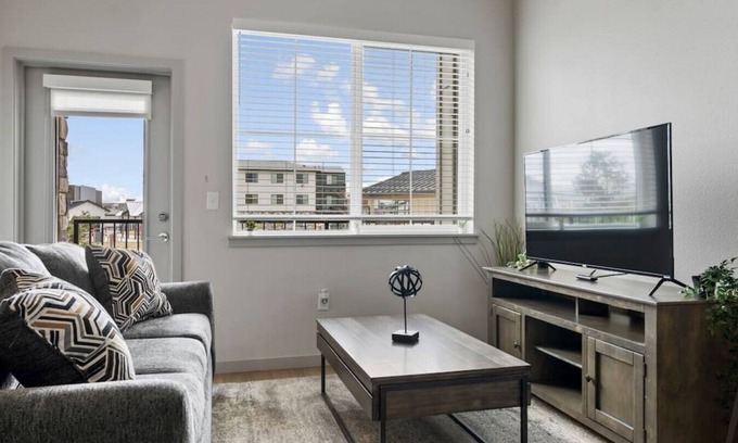 Dupont Apartment | Cute 1BR in Green Valley
