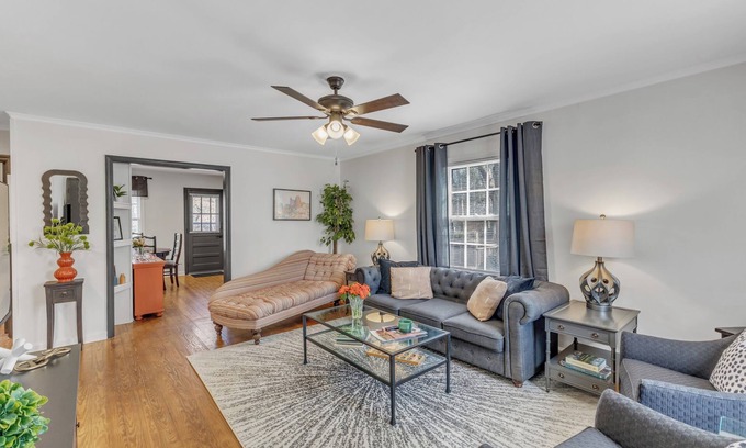 Southwest Raleigh House | Cute 2-bedroom bungalow in downtown Raleigh