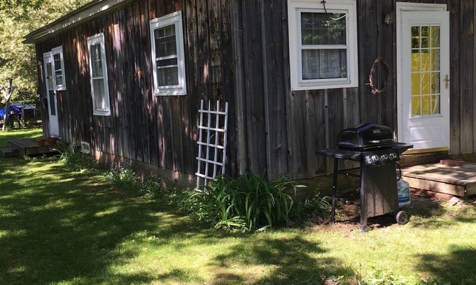 Peaks Island Cottage | Cute 2+ Bedroom Cottage