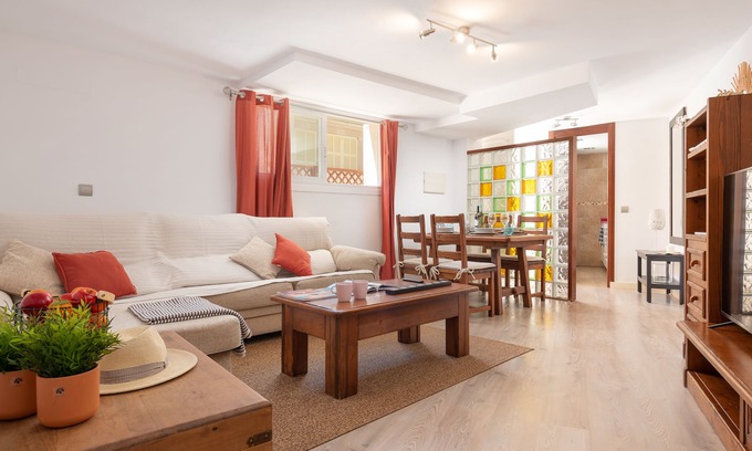 Alcanada Apartment | Cute apartment for 2 in Alcudia, close to the beach and all amenities