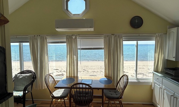 North Truro Cottage | Cute beachfront 1BR unit, amazing sunsets, WIFI and AC.