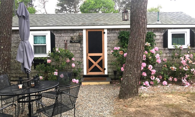 West Yarmouth Condo | Cute Cape Cottage with outdoor shower