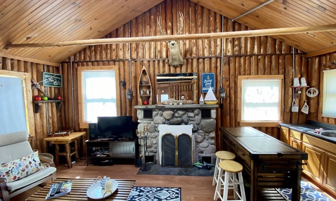 Charlevoix House | Cute Charlevoix Cabin