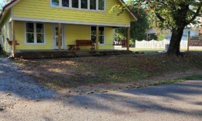 Mountain View House | Cute Cottage close to town