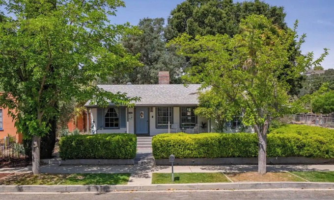 Paso Robles House | Cute Cottage Close to Downtown! w/Firepit