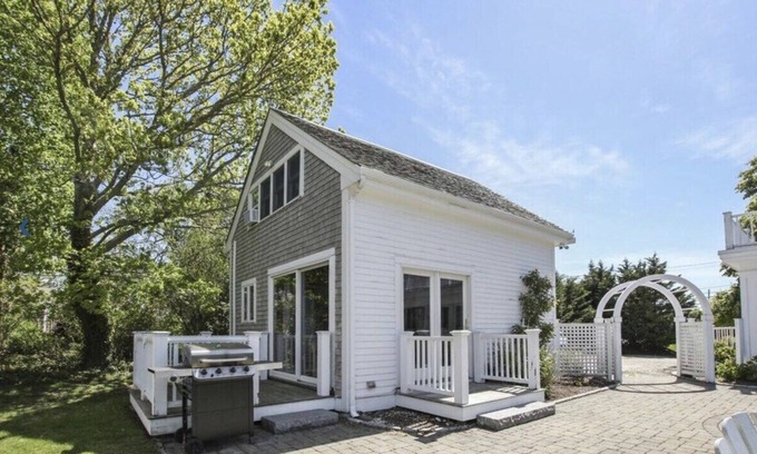 Orleans House | Cute Cottage Living by the Sea!