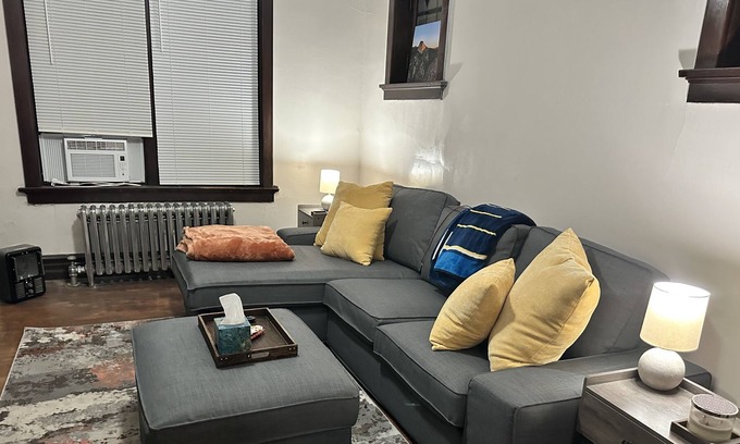 St. Louis Apartment | Cute Cozy Clean Apartment