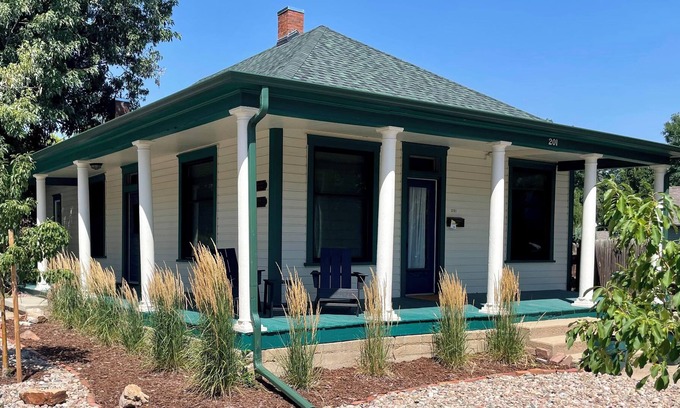 Lafayette Cottage | Cute Historic Old Town Lafayette Cottage: Walk Everywhere!