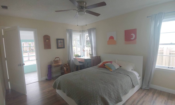 Kenwood Cottage | Cute Home in the Heart of Historic Kenwood