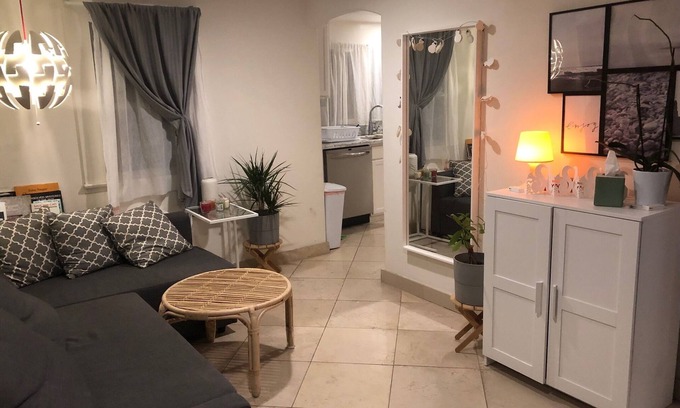 Verdugo Viejo House | Cute Housing Glendale California