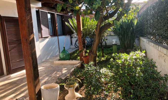 Municipio 5 House | Cute little Villa with private garden just few steps away by the sea.