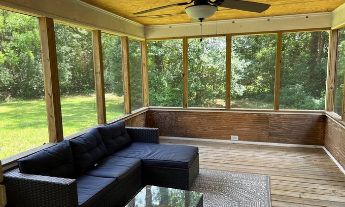 Valdosta House | Cute McRee Manor with large screened porch