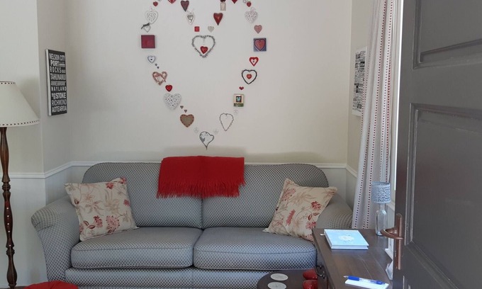 Lake Hayes Apartment | Cute, quirky and cottagey self-contained unit in countryside