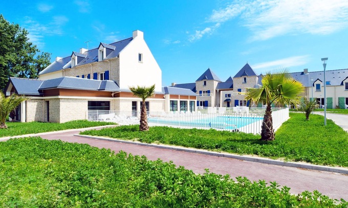 Chateau-Malo House | Cute + Rustic Saint-Malo House | Private Entrance!