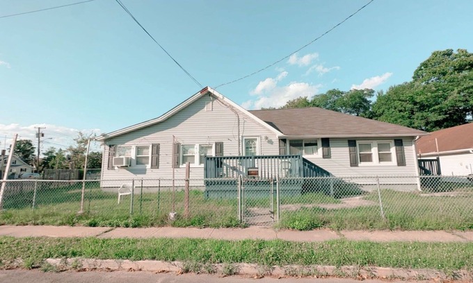 Keansburg House | Cute Summer Beach/Party House