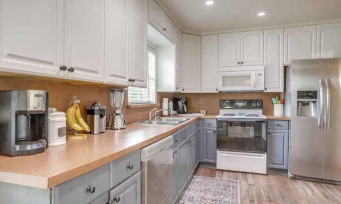 North Richland Hills House | Cute three bedroom one bath home with private pool