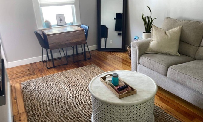 Portsmouth House | Cute townhouse in historic, coastal neighborhood
