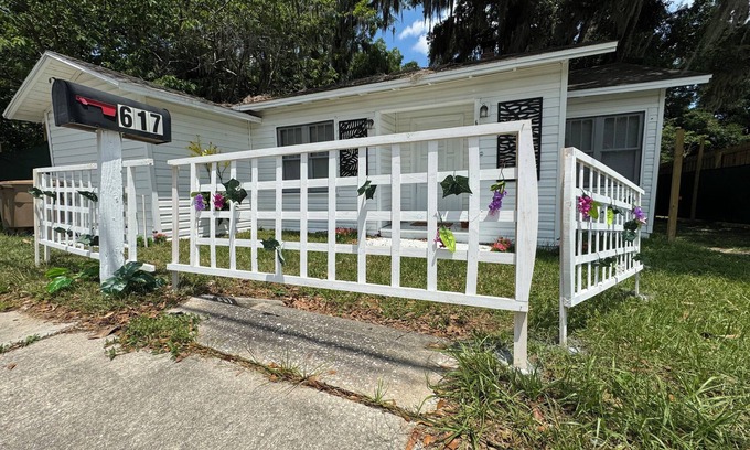 Ocala House | Cutest Cottage in Ocala you tube it !